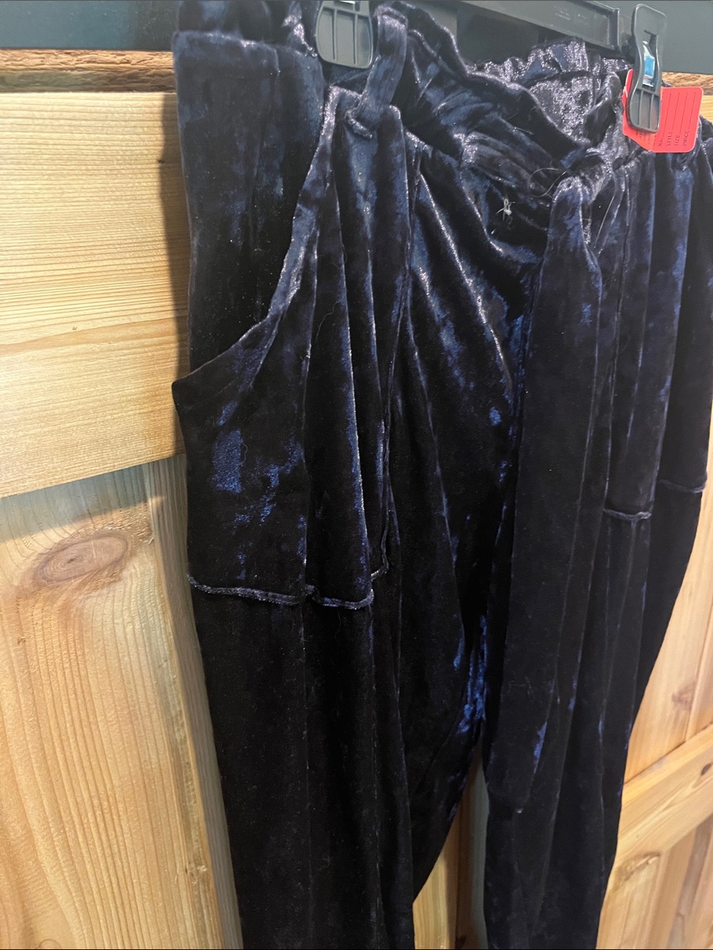 Jolt Black Velvet Cropped Pants - Picture 4 of 11